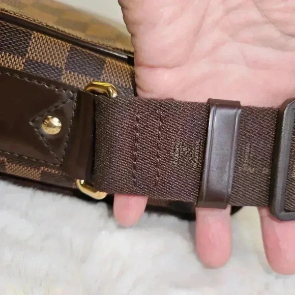 Louis Vuitton Damier  Ebene Shelton MM Messenger Bag - Picture 11 of 16